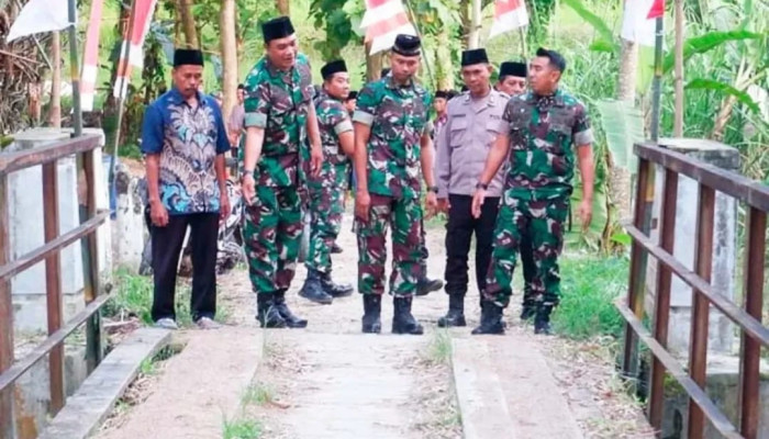Permudah Mobilitas para Petani, Dandim 0811 Tuban Tinjau Pembangunan Jembatan di Desa Tawaran Kenduruan