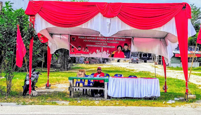 Melayani Masyarakat dengan Senyum dan Ramah, DPC PDI-P Pekanbaru Buka Posko Gotong Royong Mudik Lebaran 2026