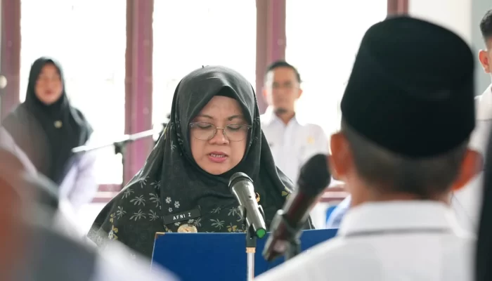 Bupati Afni Lantik Anggota Bapekam se-Kecamatan Mempura, Tekankan Kolaborasi Program Strategis di Tengah Defisit Anggaran