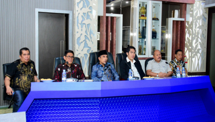 Bersama Dirjen Pemeriksaan Keuangan Negara, Pemkab Kampar Ikuti Zoom LKPD Tahun 2025