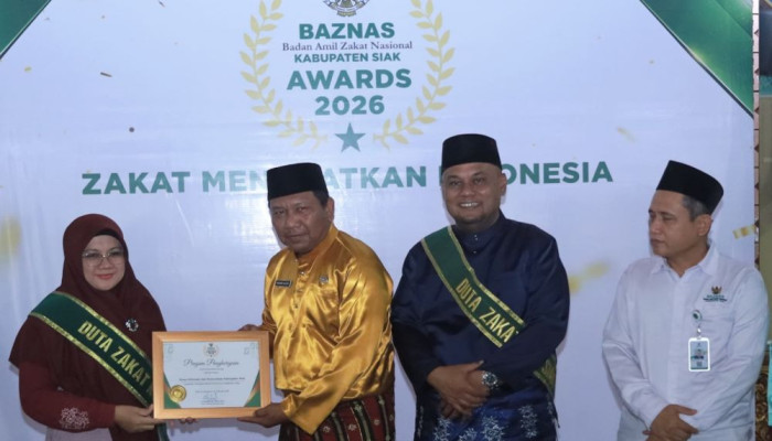 Bupati dan Wabup Siak Dikukuhkan sebagai Duta Zakat, Tandai Dimulainya Pengumpulan Zakat 2026