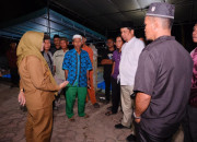 Bupati Afni Tempuh Jalan Rusak Demi Temui Warga Bumi Japan Saat Safari Ramadan