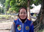 Pesan Haru Kartini Penjaga Kota: ‘Hargai Kami dengan Tidak Buang Sampah Sembarangan’