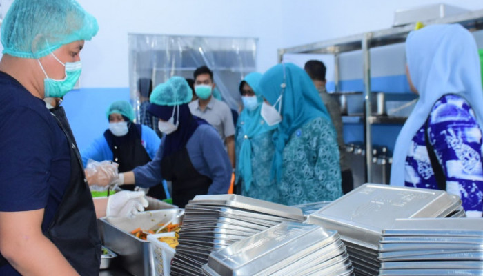 Tinjau Dapur MBG Desa Lereng Kecamatan Kuok, Ketua TP PKK Kampar: Pastikan Standar Terpenuhi dan Berkualitas