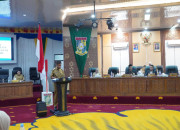 Bupati Ahmad Yuzar Berikan Apresisasi DPRD Kampar Selesaikan Paripurna LKPj Tahun 2025
