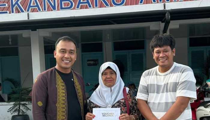 Lapor Masalah Sampah, Warga Tenayan Raya Terima Reward dari Pemko Pekanbaru