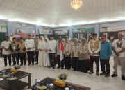 Lepas Keberangkatan 223 Jemaah Calon Haji Pelalawan di Batam, Wabup Pelalawan Dorong Jemaah Jaga Kesehatan dan Stamina