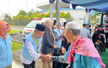 Jelang Keberangkatan Jemaah Haji, Tim Dinkes Dampingi Kloter 18 Batam Jemaah Haji asal Kota Pekanbaru