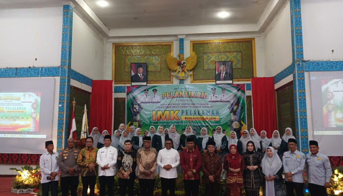 Hadiri Pelantikan Pengurus IMK dan Hiwakap Pelalawan, Bupati Zukri Ajak Pengurus Jaga Kekompakan dan Dukung Pembangunan Daerah