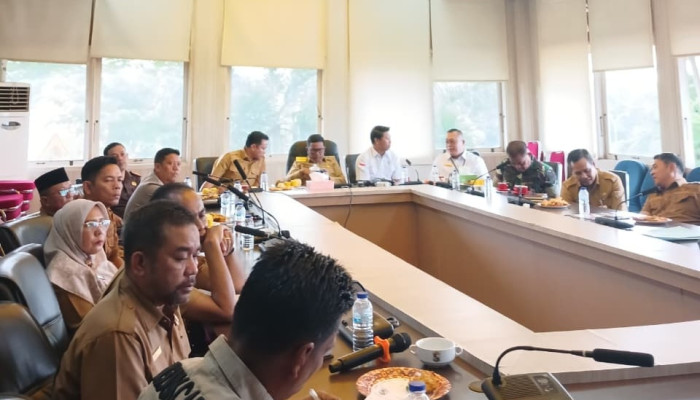 Bupati Zukri dan Wabup Husni Tamrin Ikuti Launching Buku Panduan Pendidikan Antikorupsi dan Rakor Pengendalian Inflasi Secara Daring