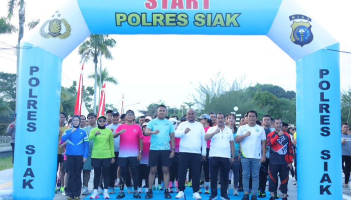 Ajak Masyarakat Hidup Sehat, Wabup Syamsurizal Lepas Lomba Maraton Road to Riau Bhayangkara Run 2026