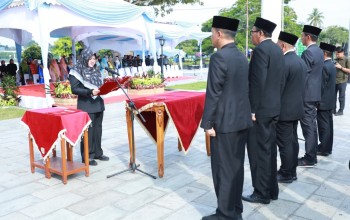 Pertama Kali Terapkan Manajemen Talenta, Pemkab Siak Lantik Empat Putra Daerah Jadi Kadis di Depan Istana Siak