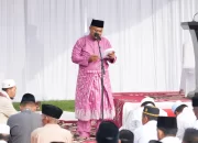 Sholat Idul Adha di Lapangan Tugu, Wabup Syamsurizal Ajak Masyarakat Merawat Persaudaraan dan Kepedulian Sosial
