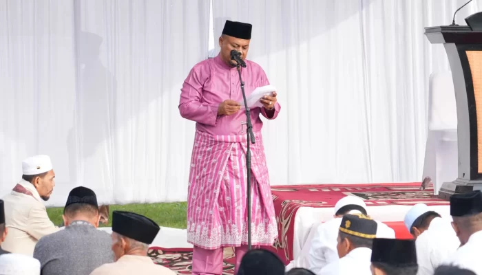 Sholat Idul Adha di Lapangan Tugu, Wabup Syamsurizal Ajak Masyarakat Merawat Persaudaraan dan Kepedulian Sosial