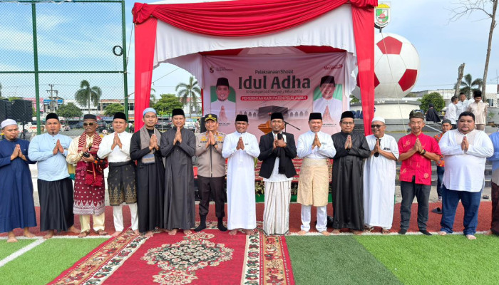 Bupati Zukri Laksanakan Sholat Idul Adha 1447 H di Lapangan Mini Soccer, Ajak Masyarakat Tanamkan Nilai Kebersamaan dan Gotong Royong