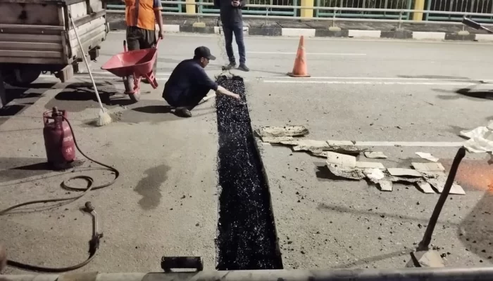 Jaga Ketahanan Struktur Jembatan, Dinas PUPR Siak Ganti Expansion Joint di Jembatan TASL