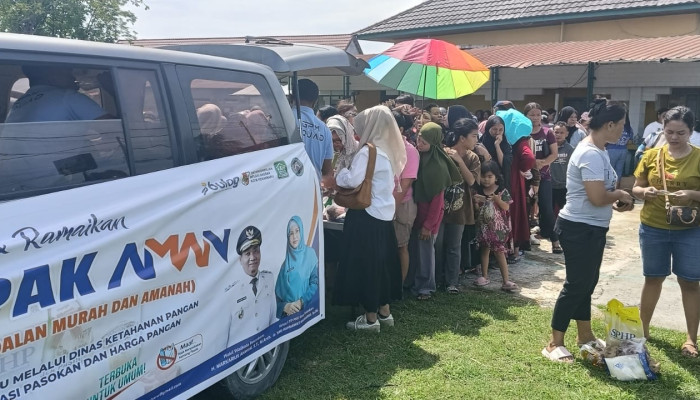 Diserbu Warga Tanjung Rhu, Stok Pangan Mobil Pak AMAN Ludes Kurang dari Satu Jam