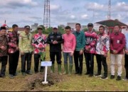 Inisiasi Penanaman Masif Bibit Aren di Kuala Kampar, Bupati Zukri: Dongkrak Perekonomian Masyarakat
