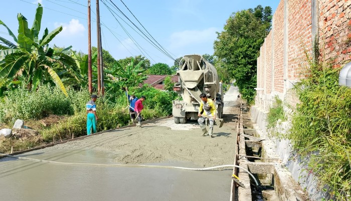 Gerak Cepat Perbaiki Jalan Kamboja II, Warga Tobek Godang Apresiasi Walikota Agung Perbaiki Jalan Rusak