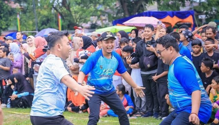 Ribuan Warga Padati Lapangan Bukit Putra Senapelan, Ramaikan Pesta Rakyat dan Jalan Sehat