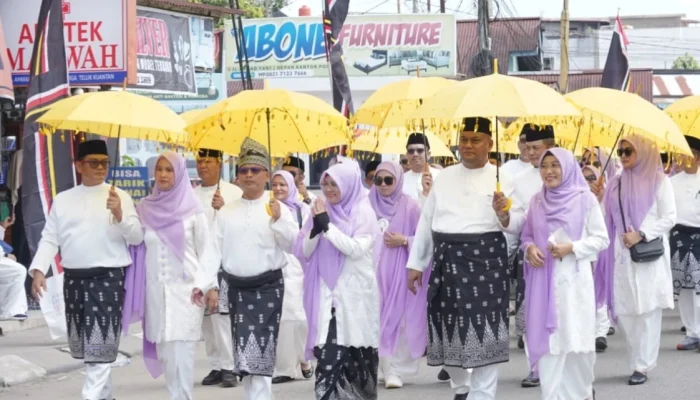 Pawai Ta’aruf MTQ XLIV Riau, Bupati Afni Pimpin Langsung Kafilah Siak