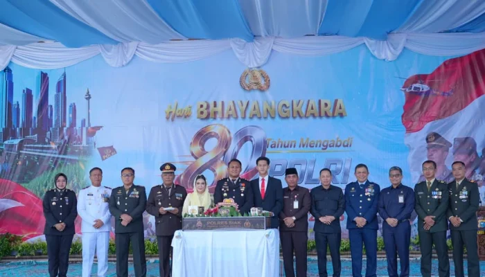 Hadiri Peringatan Hari Bhayangkara ke-80, Pemkab Siak Apresiasi Pengabdian dan Sinergi Polri dengan Pemda