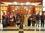 Hadiri Pengukuhan IKA FEB UMRI Siak, Wabup Syamsurizal Ajak Alumni FEB UMRI Manfaatkan Peluang Bisnis untuk Dukung Pembangunan Daerah