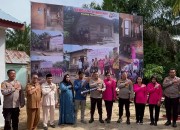 Asisten I Setda Hadiri Peresmian Bedah Rumah Dalam Rangka Hari Bhayangkara ke-80