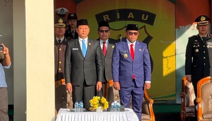 Bupati Pelalawan Hadiri Upacara Peringatan Hari Bhayangkara ke-80