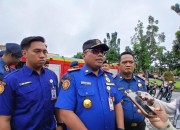 DPKP Pekanbaru Terjunkan Lima Mobil Pemadam ke Gedung Dinas Ketahanan Pangan Riau