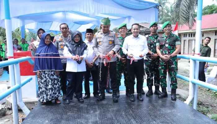 Hadiri Peresmian Jembatan Presisi di Merempan Hulu, Bupati Siak Apresiasi Dukungan Polri