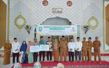 Wabup Syamsurizal Serahkan Zakat Konsumtif Tahap II, Perkuat Pemenuhan Kebutuhan Dasar 173 Mustahik
