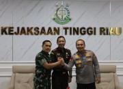 Perkuat Kolaborasi Antarinstansi, Pangdam Kodam XIX Tuanku Tambusai Kunjungi Kajati Riau