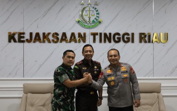 Perkuat Kolaborasi Antarinstansi, Pangdam Kodam XIX Tuanku Tambusai Kunjungi Kajati Riau