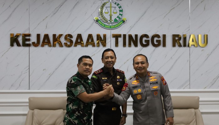 Perkuat Kolaborasi Antarinstansi, Pangdam Kodam XIX Tuanku Tambusai Kunjungi Kajati Riau
