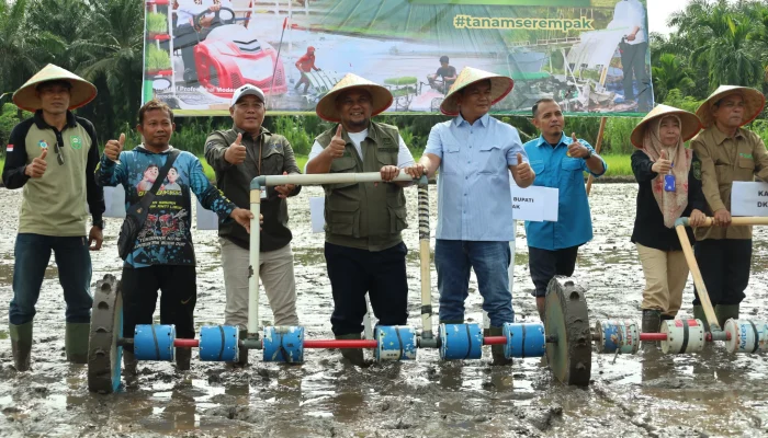 Perkuat Langkah Menuju Swasembada Pangan Nasional, Pemkab Siak Laksankan Gerakan Tanam Serempak OPLAH 2025