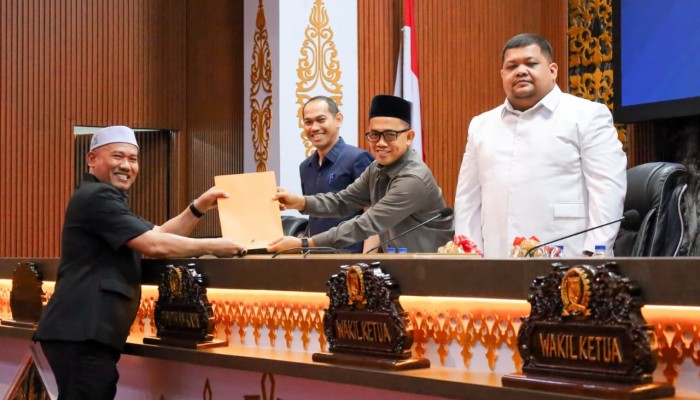 Pemko Pekanbaru Terima Pandangan Fraksi Terkait Ranperda Pertanggungjawaban APBD 2025