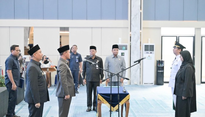 Wali Kota Agung Nugroho Lantik 39 Pejabat, Tekankan Lurah Harus Dekat dengan Warga