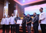 Pemko Pekanbaru dan DPRD Setujui Ranperda Pertanggungjawaban APBD TA 2025 Menjadi Perda