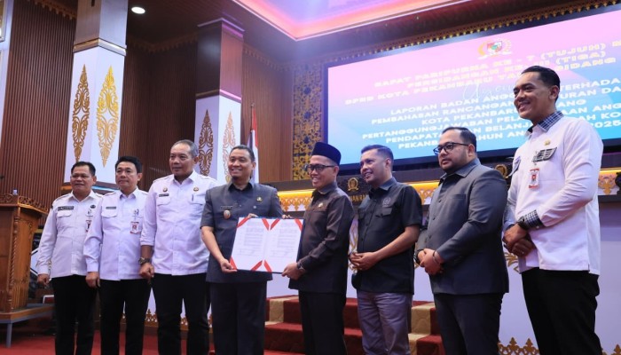 Pemko Pekanbaru dan DPRD Setujui Ranperda Pertanggungjawaban APBD TA 2025 Menjadi Perda
