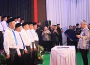 55 RW dan 189 RT di Kulim Dilantik, Camat Minta Layani Masyarakat Sepenuh Hati
