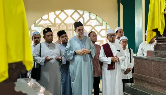 Ziarahi Makam Sultan hingga Pendiri Pekanbaru, Ulama Hadis Maroko Kagumi Jejak Peradaban Kesultanan Siak