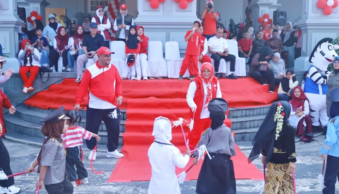 Semangat Kemerdekaan, Bupati Siak Sambut Peserta Karnaval Budaya HUT ke-81 RI di Rumah Rakyat
