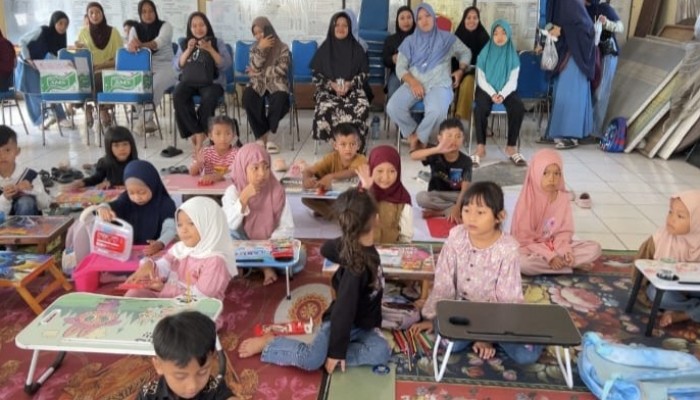 Semarakkan Kreativitas Anak, FBN Kelompok 37 FISIP Unri Gelar Festival Mewarnai di Muara Fajar Timur