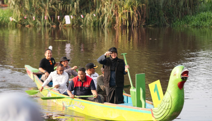 Buka Serindit Boat Race 2026, Bupati Siak Soroti Jalan Sungai Mandau dan Janji Perjuangkan Anggaran Pusat