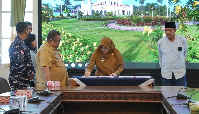 Sinergi Pemkab Siak dan Dunia Usaha, 30 Km Jalan Kabupaten Diperbaiki dari Program CSR