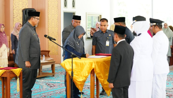 Lantik 83 Pejabat, Bupati Siak Afni: Jangan Cari Muka, Promosi Berdasarkan Kinerja