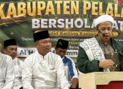 Wakil Bupati Pelalawan Ajak Masyarakat Perkuat Ikhtiar dan Doa Melalui Pelalawan Bersholawat