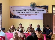 Kadis Kominfo Pelalawan Sosialisasikan Aplikasi Klik Pelalawan kepada Ketua RT dan RW