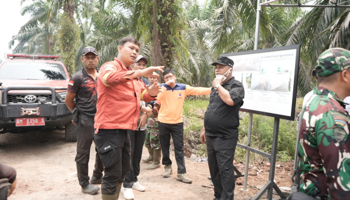 Karhutla Hampir 60 Hektare di Dayun, Pemkab Siak Tambah Alat Berat dan Percepat Sekat Kanal
